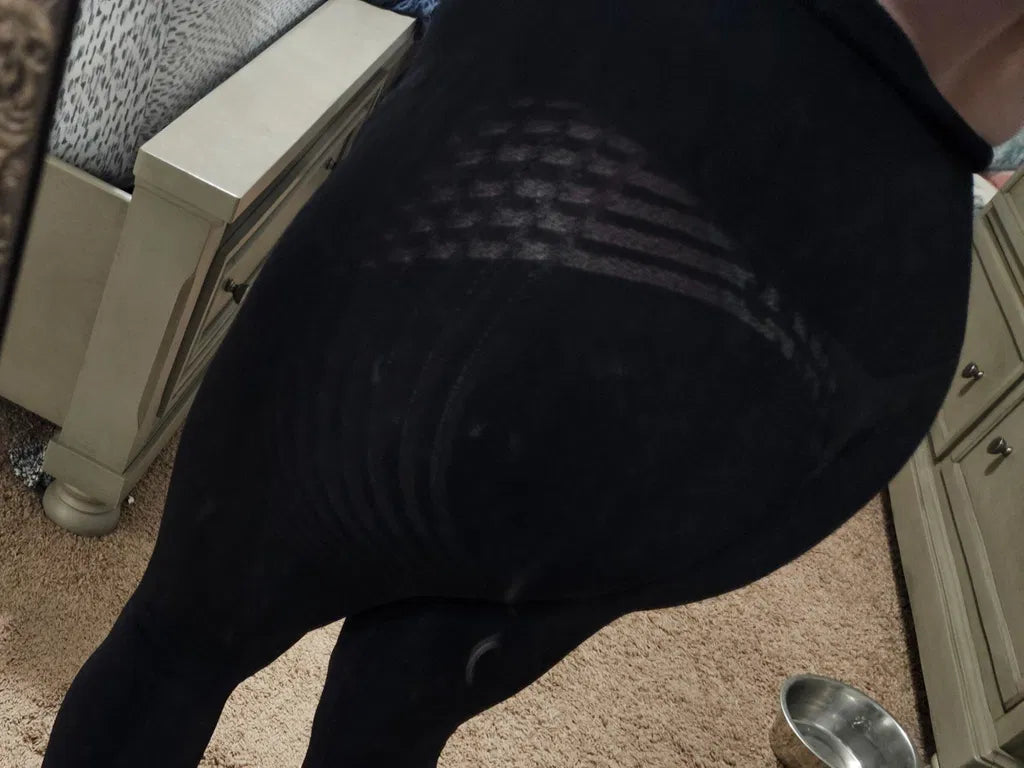 Kundin Sandra P. trägt die Sculpt 3D Leggings